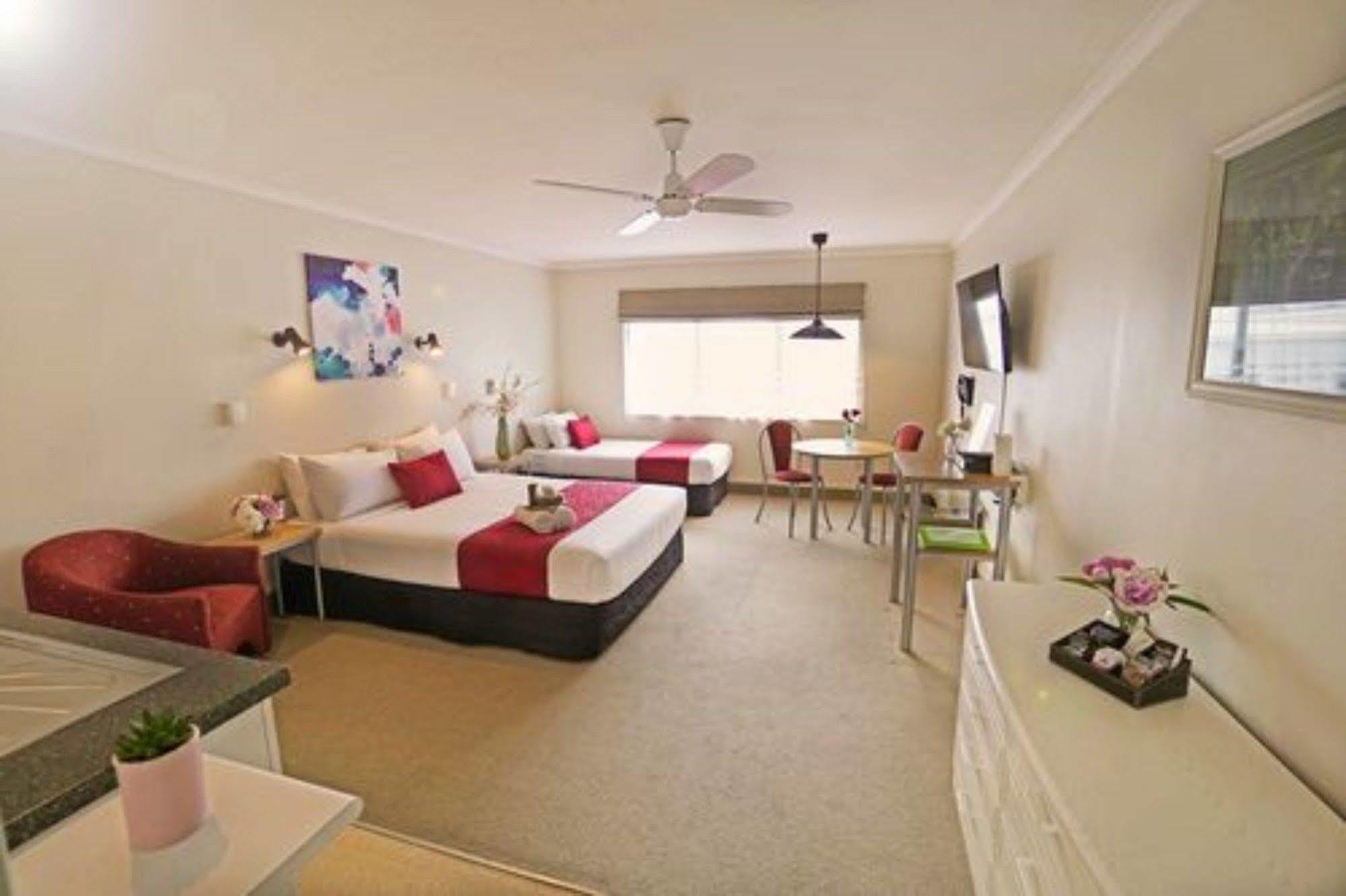 Ashwood Manor Motor Lodge Hamilton Bagian luar foto